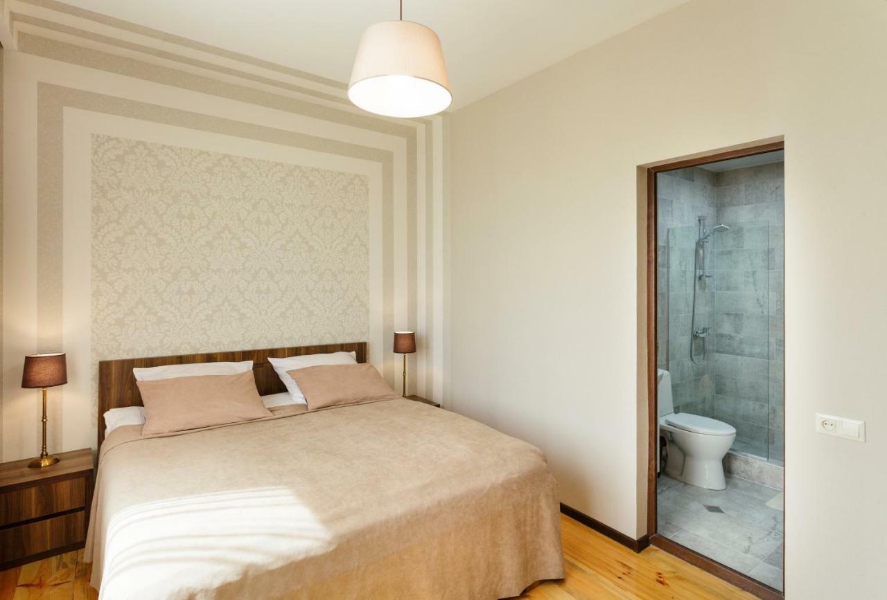 Brick Walls Guest house Gori